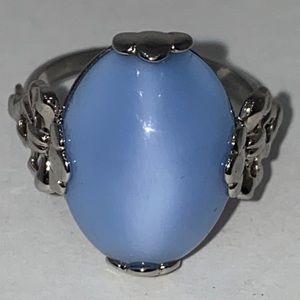 Vintage Avon silver tone blue moonstone like ring